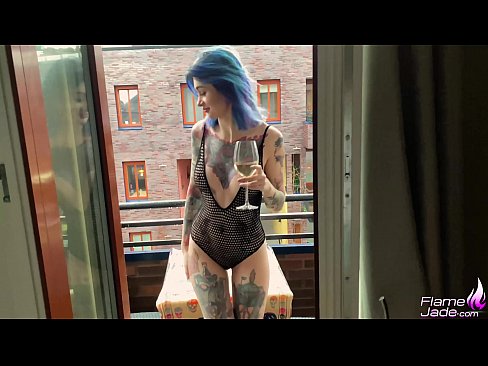 ❤️ Kæmpe pige suger med en sut og knepper lidenskabeligt under åben himmel ️ Hjemmelavet porno at da.pornobot.ru ❌